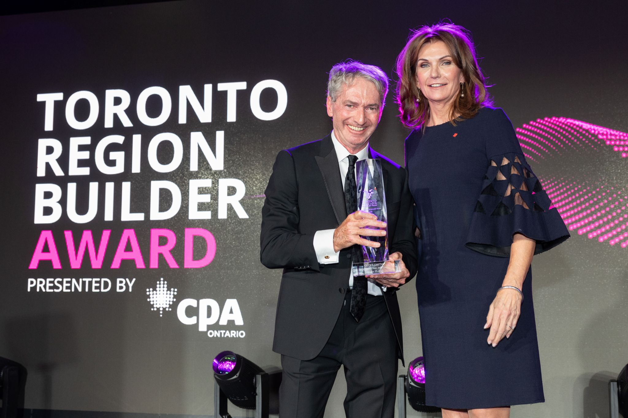 Region Builder Award Reciepient Geoff Smith, Executive Chair of EllisDon, with Carol Wilding, President & CEO of CPAO